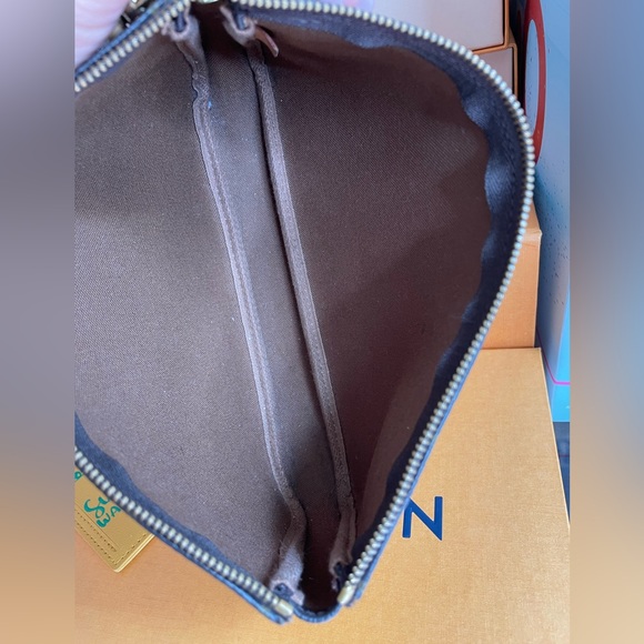 🔥SOLD🔥Authentic Louis Vuitton Pochette Accessories - Picture 4 of 16